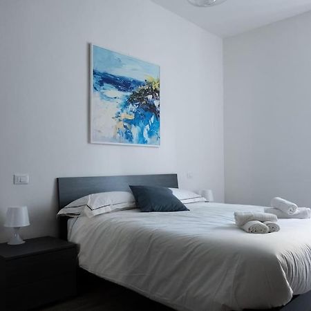 Private Room: The Port Apartment Scirocco Livorno Exterior foto